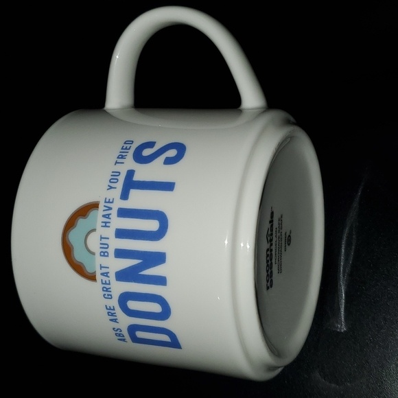 Room‎ Essentials porcelain DONUTS coffee mug cup vguc preowned used - Picture 9 of 9